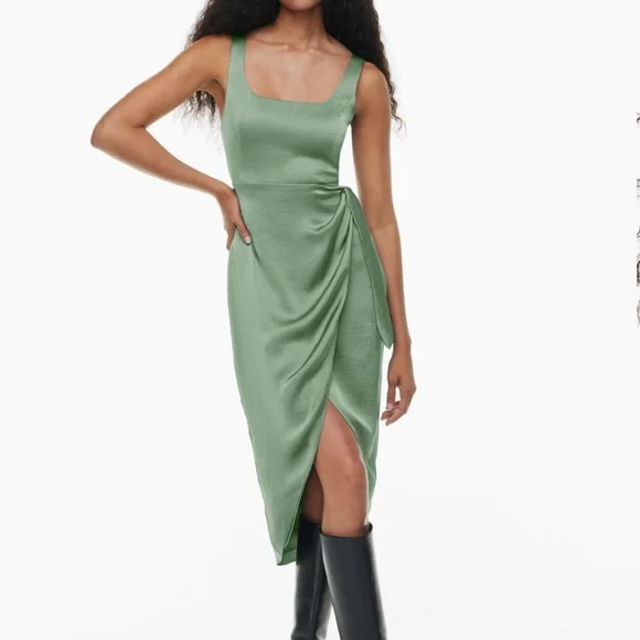 Aritzia Green Silk Dress Showpiece Satin Dress Aritzia US Aritzia Green Silk Dress Showpiece Satin Dress Aritzia US
